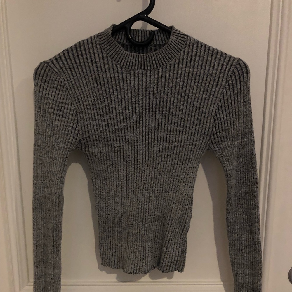 Cropped sweater shirt